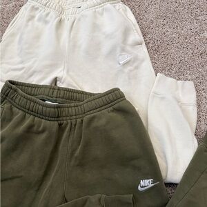 BUNDLE Nike Cream and Green Sweatpants Relaxed Fit Joggers